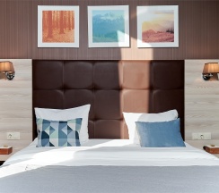 Стандартный номер с кроватью размера "king-size" в Golden Tulip