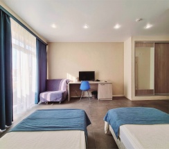Улучшенный Стандарт с двумя кроватями SUTWIN (с балконом) в Heliopark Aqua Resort