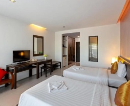Двухместный номер Deluxe с видом на бассейн (двуспальная кровать) в Phuketa Hotel Phuket Town