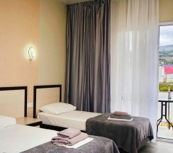 3-местный номер люкс в Diamond Delux Hotel