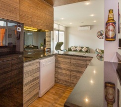 Вилла с 6 комнатами с балконом в Tropicana Pool Villa