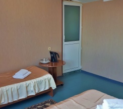 Трехместный номер в Десятка