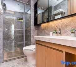 Двухместный номер Executive с балконом двуспальная кровать в Yidiandian Hotel Apartment (Shenzhen International Convention And Exhibition Center)