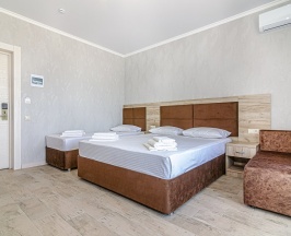 Четырёхместный номер Standard с балконом в Galini resort