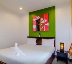 Двухместный номер Superior двуспальная кровать в Baan Yuyen Karon Guesthouse