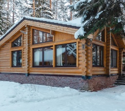Земляника в Морошка эковилладж