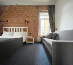 Семейный номер с мини-кухней и собственной ванной комнатой “Джоан” в Bookcase Hotel&Hostel