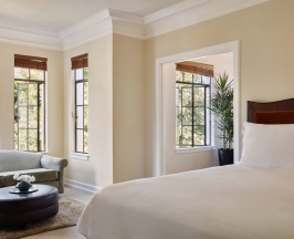 Двухместный полулюкс с видом на сад двуспальная кровать в Chateau Marmont