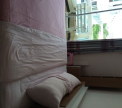 Номер Superior с балконом и с видом на город в Wilai Guesthouse