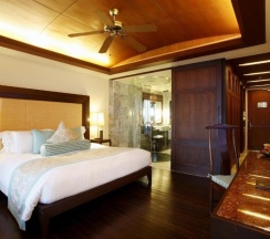 Двухместный номер Deluxe с балконом двуспальная кровать в Отель Centara Grand Beach Resort Phuket