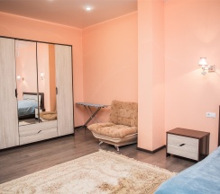 Двухкомнатный с кухней в Вип-Хаус