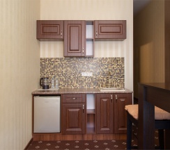 Апартаменты с ванной и балконом в My Favourite Garden Hotel