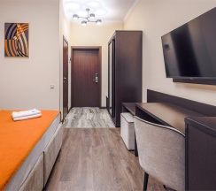 Двухместный номер «Комфорт» с 1 двуспальной кроватью в Ассара