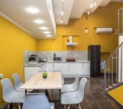 Место в шестиместном смешанном номере в Green Hostel