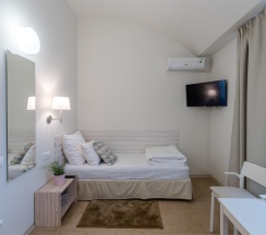 Номер стандарт с 2 односпальными кроватями в Loyal Guest House
