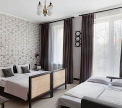 Четырёхместный семейный номер Economy в Янка