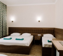 Полулюкс 4х-местный с балконом в Легенда