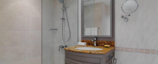 Двухместный люкс Executive с балконом и Republic Square View двуспальная кровать в Armenia Marriott Hotel Yerevan