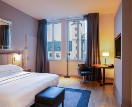 Двухместный номер Deluxe двуспальная кровать в Hilton Cologne