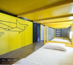 Кровать в общем номере в Monkey Dive Hostel Khaolak