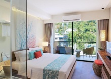 Двухместный номер Deluxe с балконом двуспальная кровать в Bandara Phuket Beach Resort