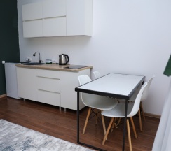 Шестиместные апартаменты с красивым видом из окна в Аибга