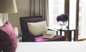 Номер делюкс с 1 двуспальной кроватью в Four Seasons Hotel Moscow