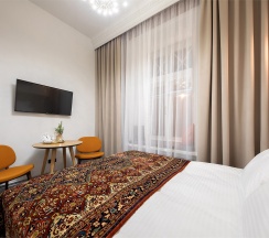 Стандартный номер с кроватью размера "Queen-size" №2 в Underwood Hotel