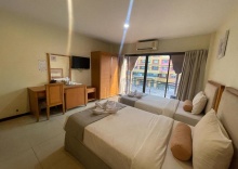 Двухместный номер Deluxe с балконом двуспальная кровать в Babylon Residence Inn pattaya