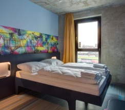 Одноместный номер Standard двуспальная кровать в MEININGER Hotel Berlin East Side Gallery