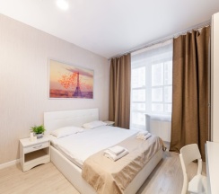 Улучшенная студия с кроватью king size и балконом в Pulkovo Apart