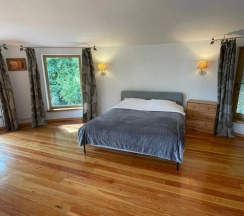 Вилла с балконом и с видом на горы в Круглый дом в горах