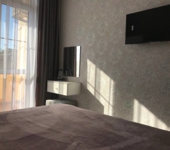 Трёхместный номер Superior с балконом и с частичным видом в Mon Michel