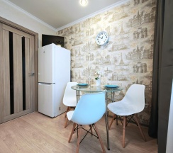 4-местные 1-комнатные апартаменты люкс с 1 двуспальной кроватью в Sutki Life (Сутки Лайф) на Космонавтов