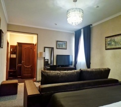 Полулюкс в Прага