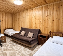Эконом номер на цокольном этаже в Чегет-home