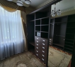 Коттедж с 3 комнатами с балконом и с видом на парк в Dipservice hall