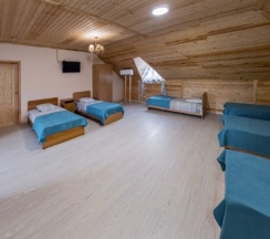 Большой семейный номер с раздельными кроватями, от 1-10 человек в Гостевой дом