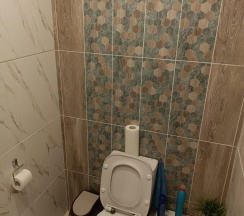 Коттедж улучшенный с 2 односпальными и 1 двуспальной кроватью в Вилла Ялгуба