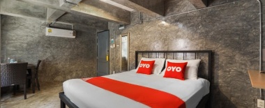 Кровать в общем номере (женский номер) двуспальная кровать в Super OYO 75332 Vm1 Hostel