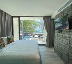 Люкс с видом на море в Nirundorn Resort