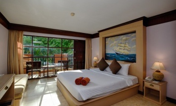 Двухместный номер Superior с видом на сад двуспальная кровать в Phuket Island View Resort