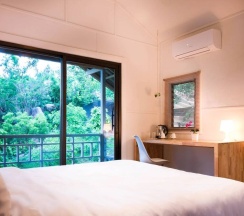 Одноместное бунгало с видом на море двуспальная кровать в Bluerama Resort