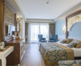 Трёхместный номер Economy в J'adore Deluxe Hotel & Spa