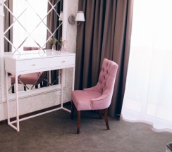 Люкс с балконом в SV ROOMS