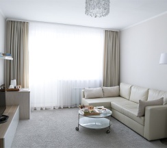 ДВУХКОМНАТНЫЙ НОМЕР КАТЕГОРИИ "ЛЮКС" Вид на ВОЛГУ в Lada-resort