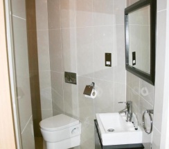 Трёхместный номер Economy в Cromwell Crown Hotel