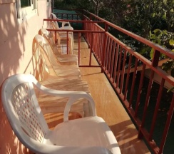 Семейный номер Standard с балконом в Phi Phi Jungle Hill Bungalow