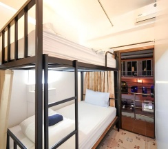 Двухместный номер двухъярусная кровать в Baan Kamala Fantasea Hotel