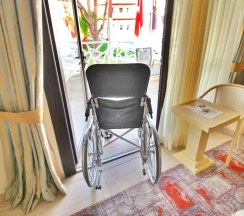 Номер Handicapped в Azka Restaurant